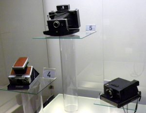 Део колекције Титових скупоцених фотоапарата